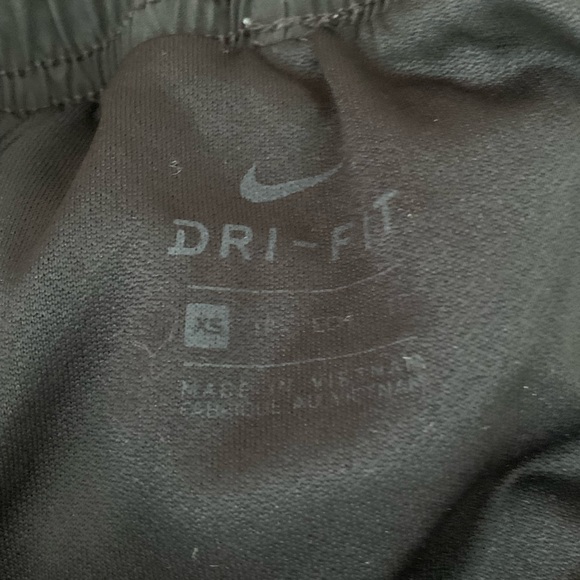 black nike tempo running shorts - Picture 3 of 5